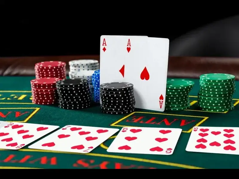 Top những ưu điểm thu hút người chơi của bài poker