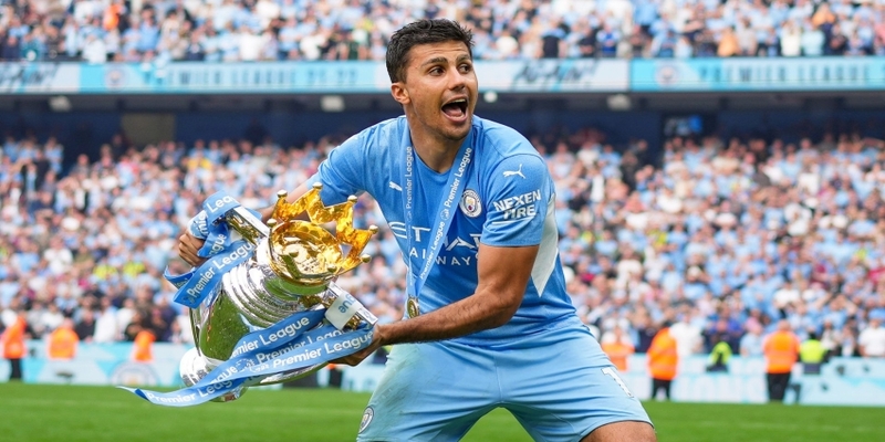 Rodri (Man City) - Tiền vệ phòng ngự hay nhất mọi thời đại